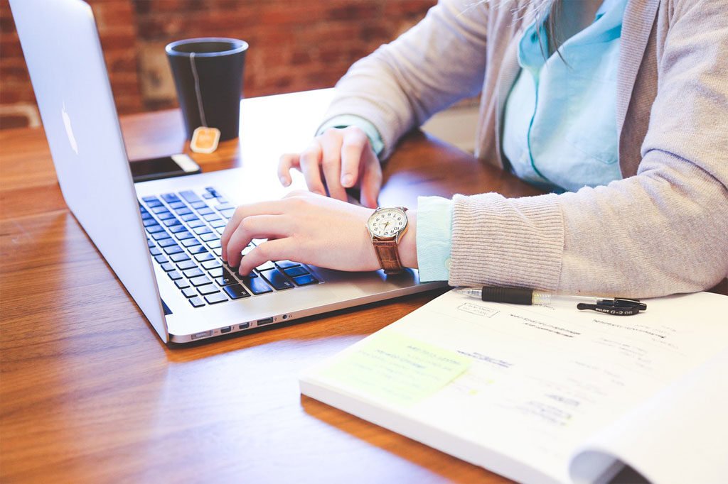 what to look for when buying a laptop: Laptop Buyers Guide